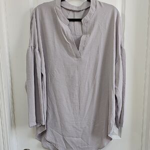 NWOT Women's Gray Tunic Top
